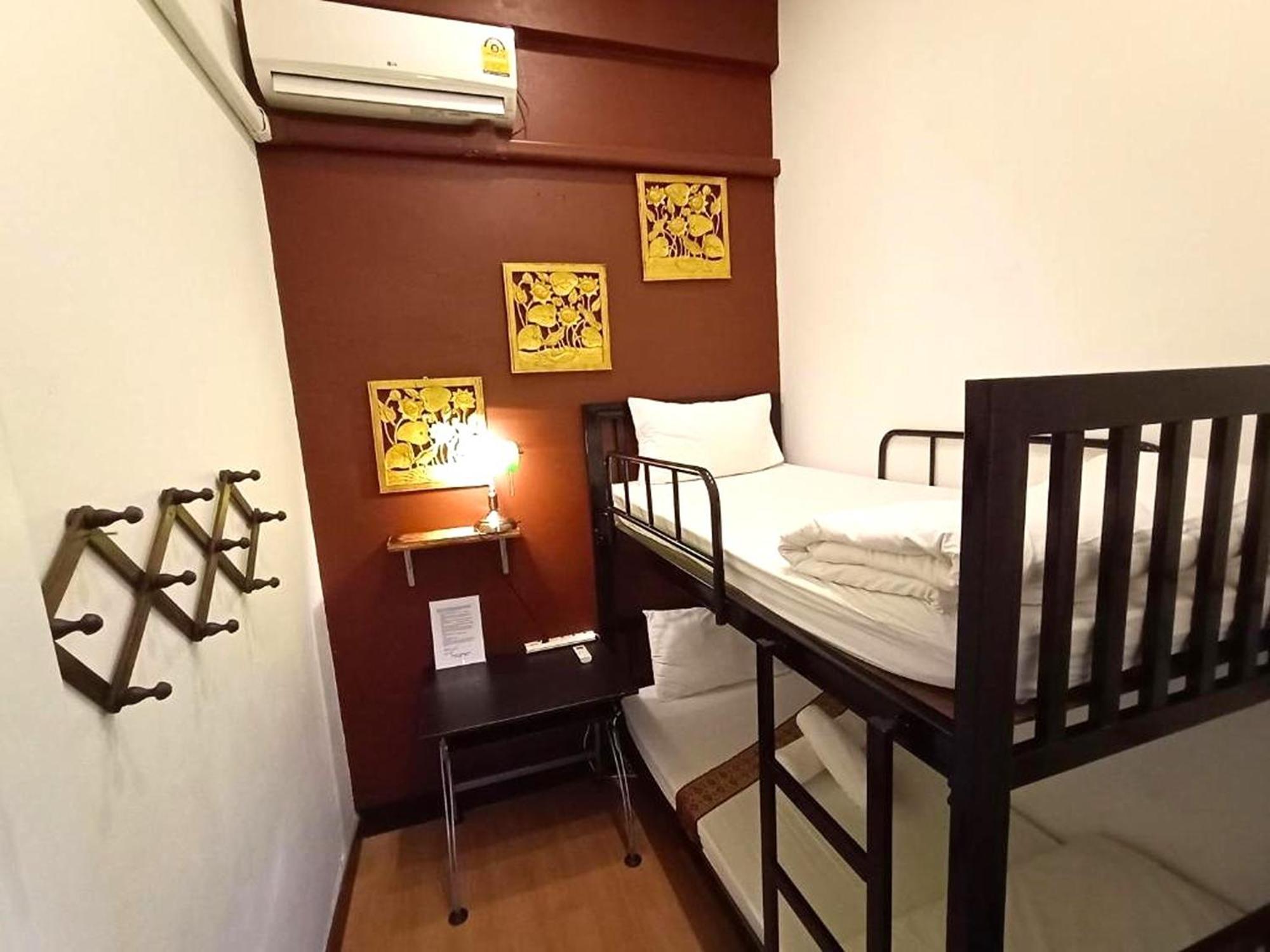 Ashi Poshtel Vandrarhem Chiang Mai Exteriör bild