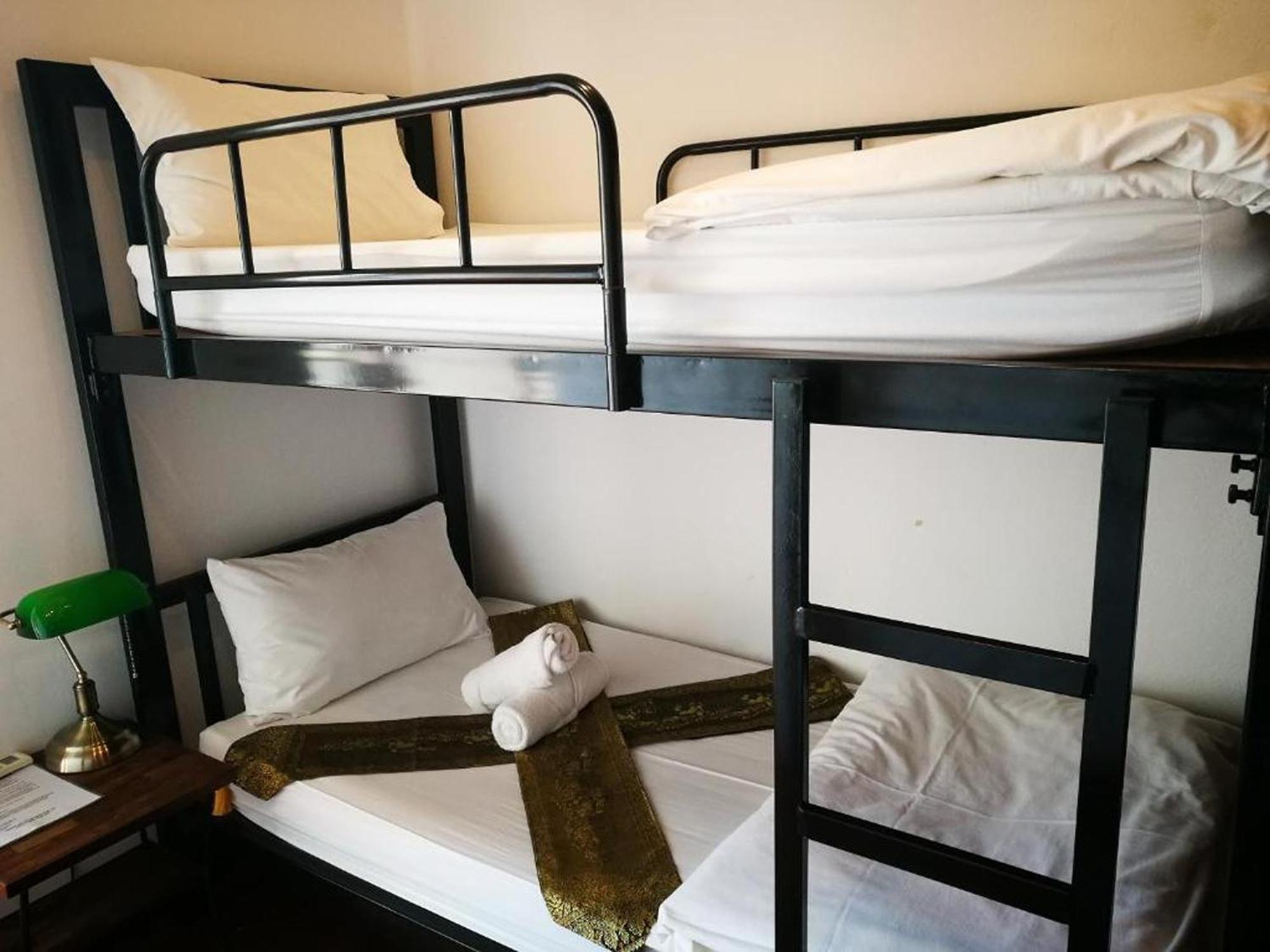 Ashi Poshtel Vandrarhem Chiang Mai Exteriör bild