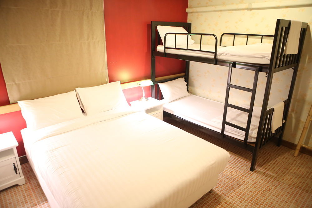 Ashi Poshtel Vandrarhem Chiang Mai Exteriör bild
